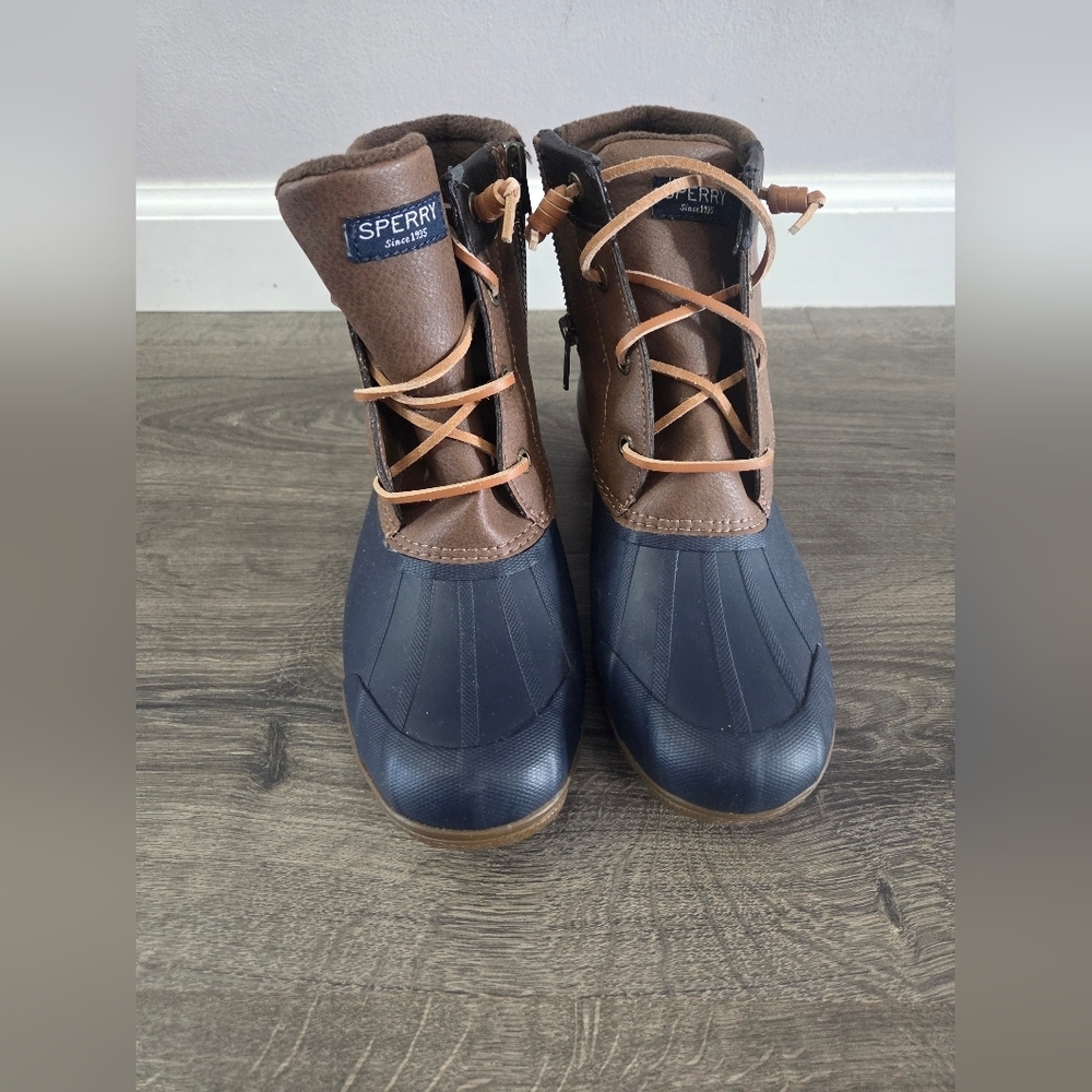 Sperry Womens Brown & Navy Duck Boots Size 7